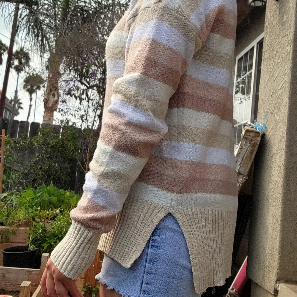 Sweater - Picture 2 of 4